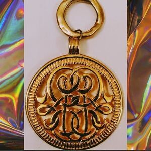 Woman's Vintage Pendant   